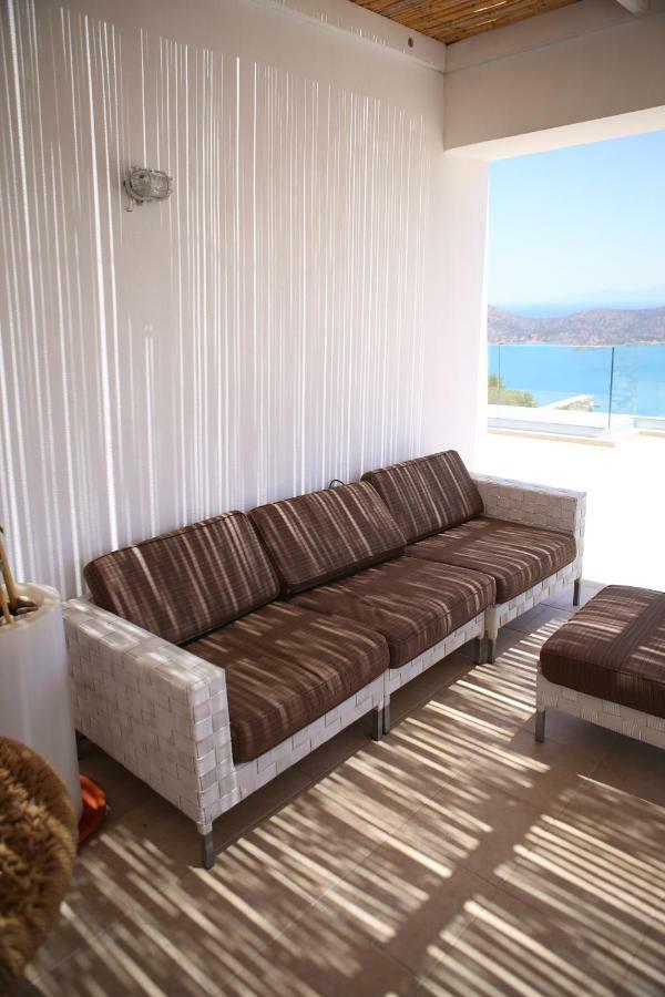 Villa Estee, Luxury Villa With Private Infinity Pool And Jacuzzi Элунда Экстерьер фото